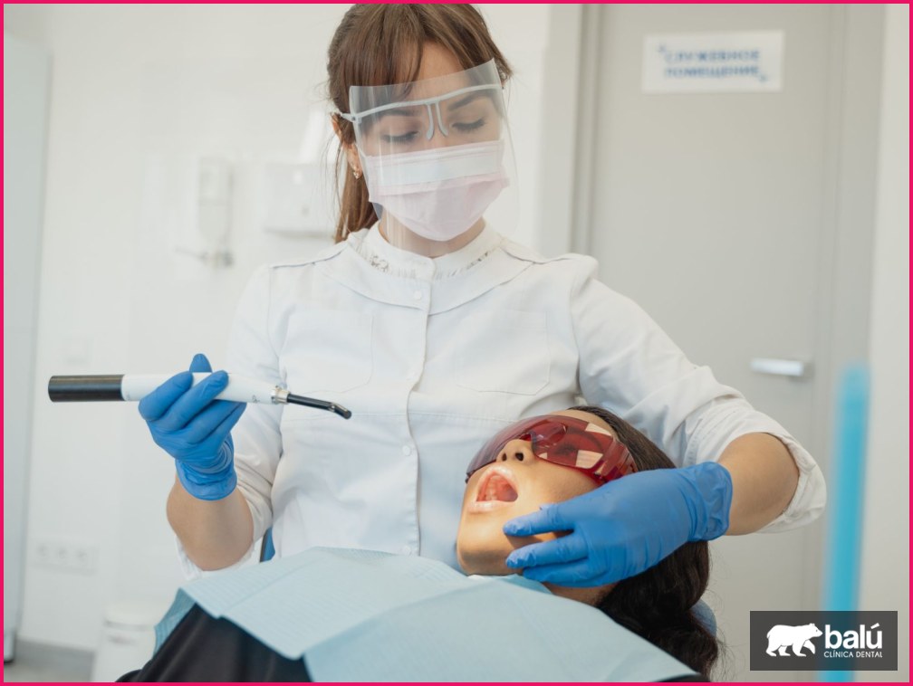 Blanqueamiento Dental: Tendencias Actuales y Recomendaciones para una Sonrisa Radiante